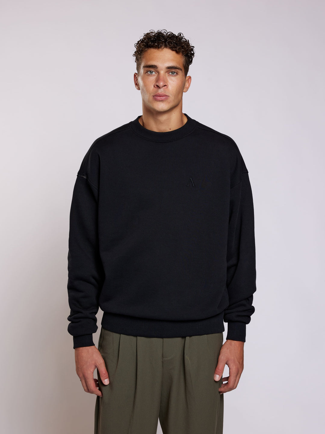 Alaric Sweatshirt | Black